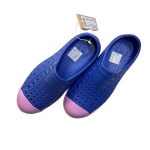 Native Shoes Kids Water Shoes in Blue and Purple. Size J1. NWT.